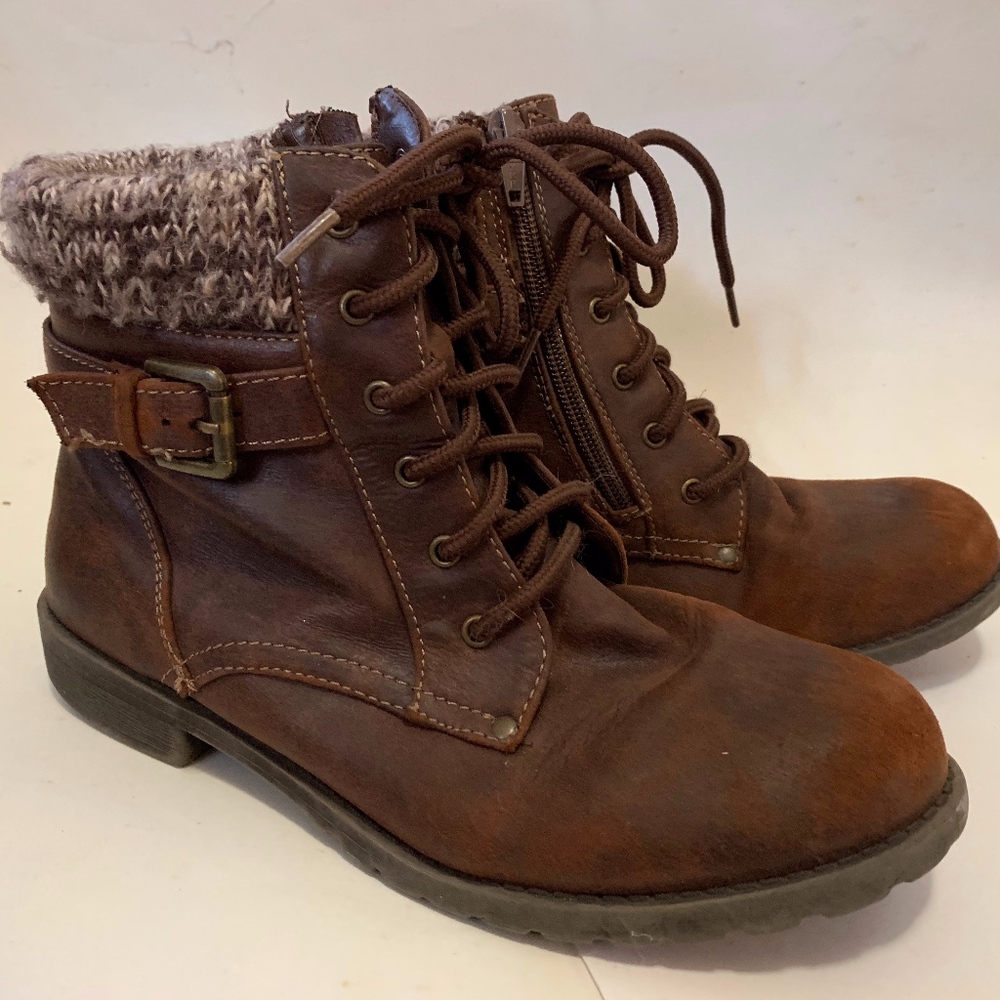 Leather low boot